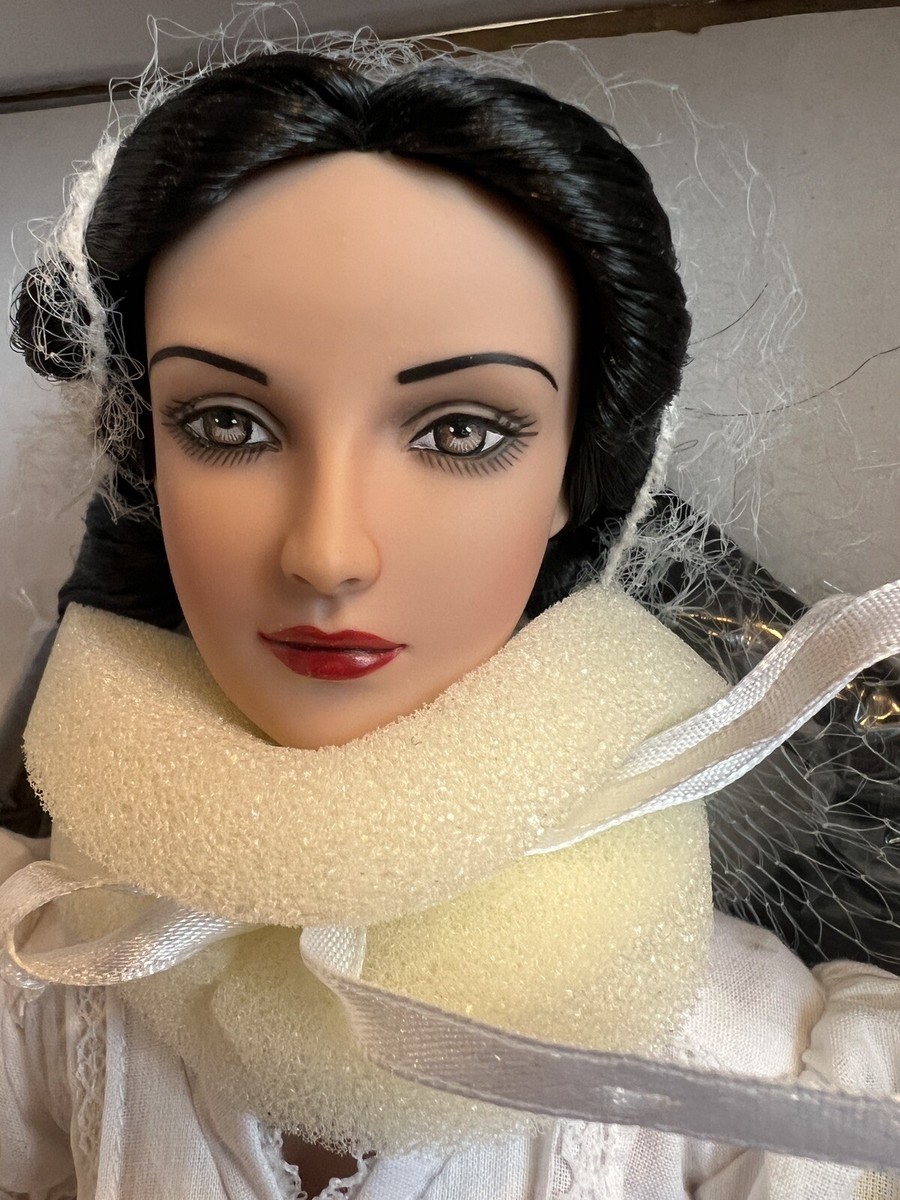 TONNER “Snow Queen” T8SQDD01 TONNER “Snow Queen” T8SQDD01 The Snow Queen - The Doll Lady