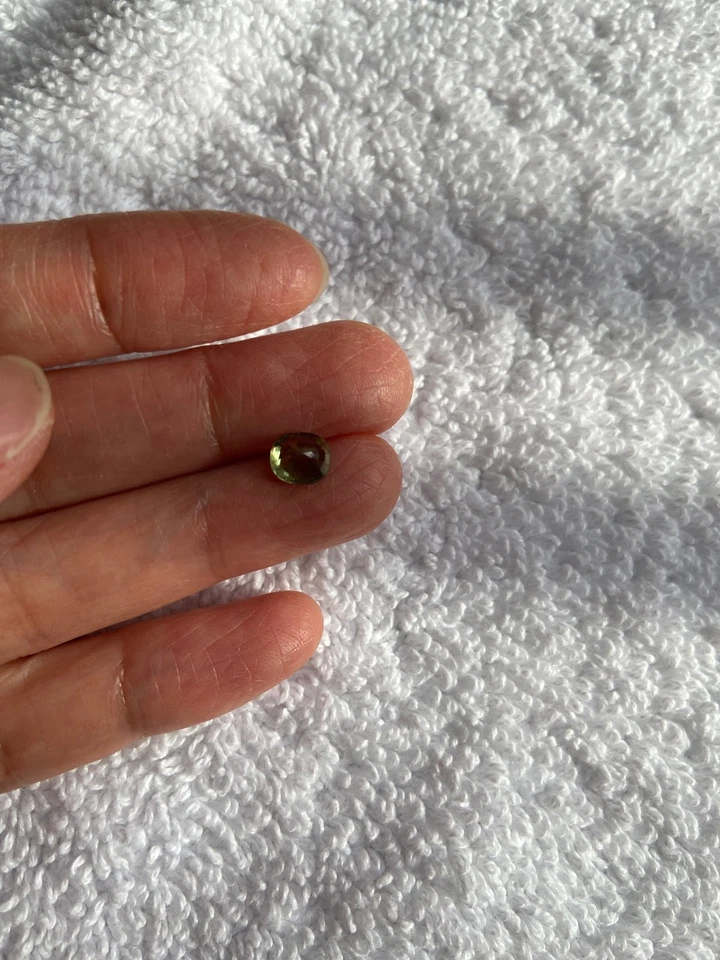 1.3 carats bi color natural sapphire - Image 4 of 4