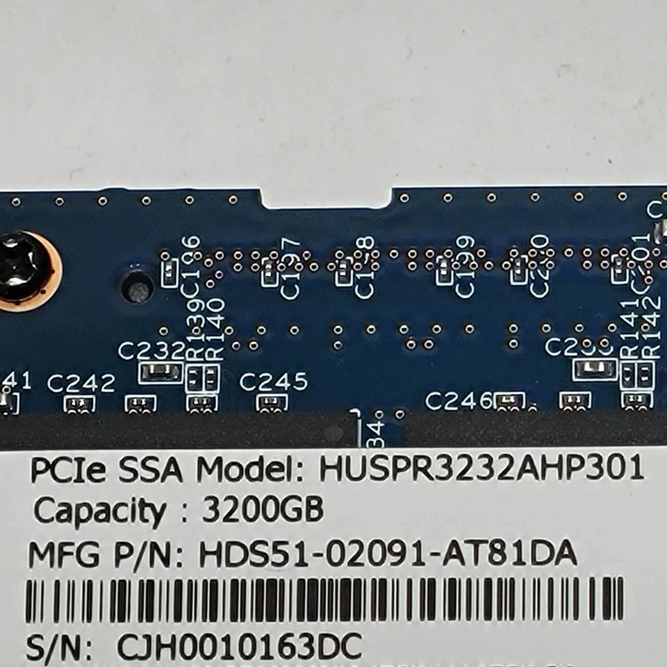HGST 3.2TB PCIE NVME TARJETA SSD HUSPR3232AHP301 HDS51-02091-AT81DA Alto Perfil Foto 2 de 4