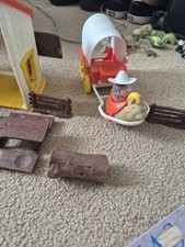 Vintage Weebles Toy Playset Building w/ Covered Wagon Cowboy Figure