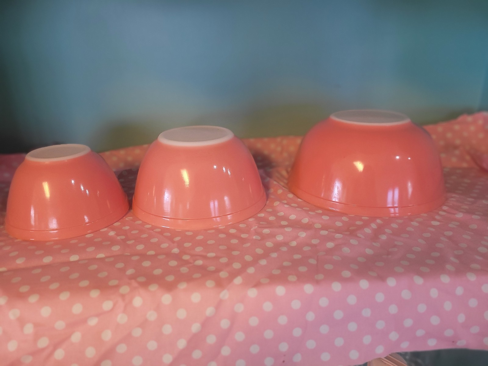 1950s Vintage Pink Pyrex Nesting Mixing Bowls Set of 3 401 402 403