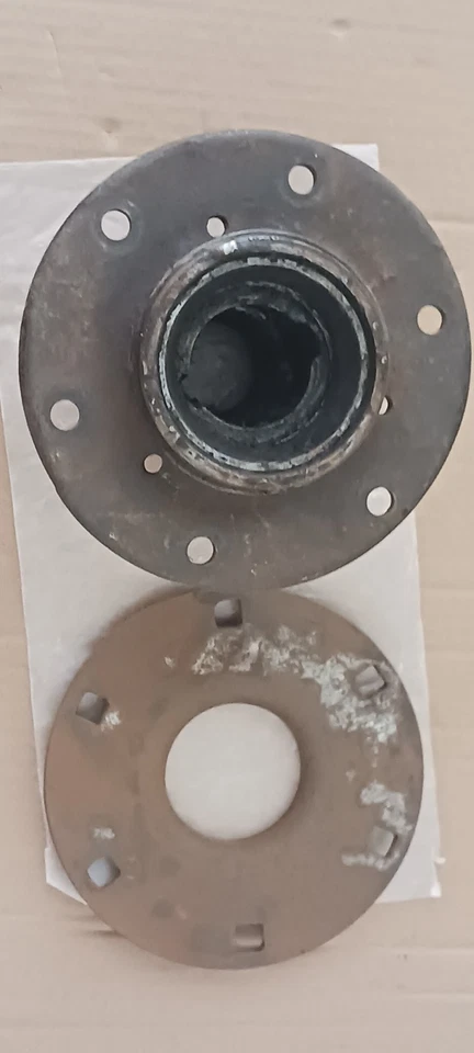 Buje de rueda delantera Ford modelo T 1911-1916 con sección roscada larga y shou corto Foto 4 de 4