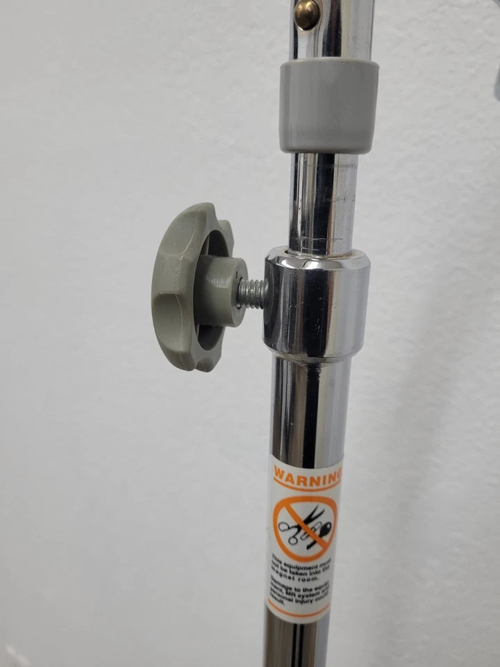 McKesson MS400E IV Stand 4-Leg 2 Hooks "50-84" - Imagem 4 de 4