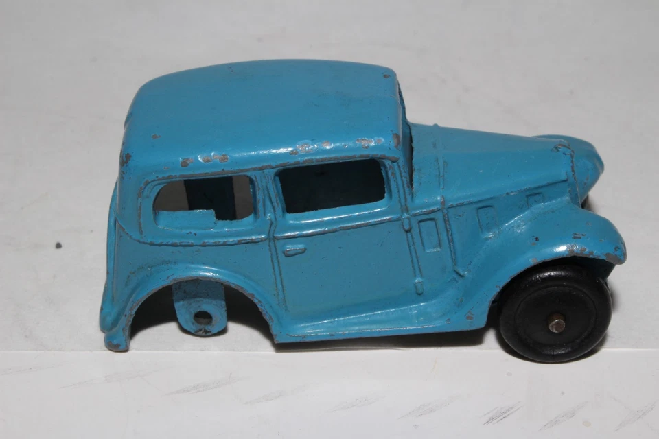 1940's Dinky #35a Saloon car, Original - Image 2 of 4