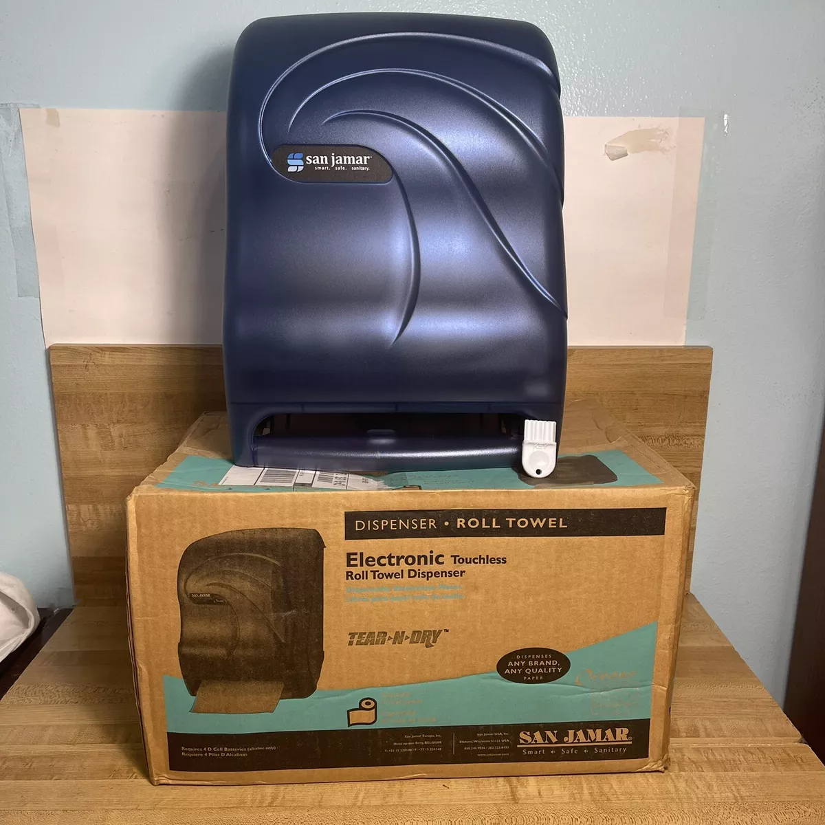 Touchless paper towel on sale dispensers