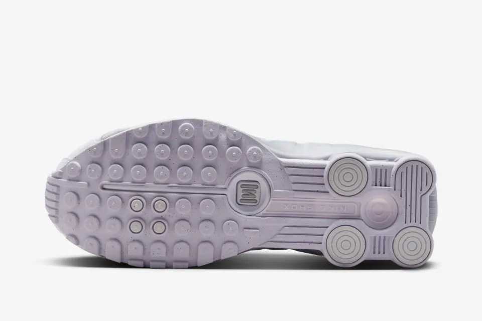 Nike WMNS Shox R4 White Metallic Platinum HF5076-100 US 7 - 11 