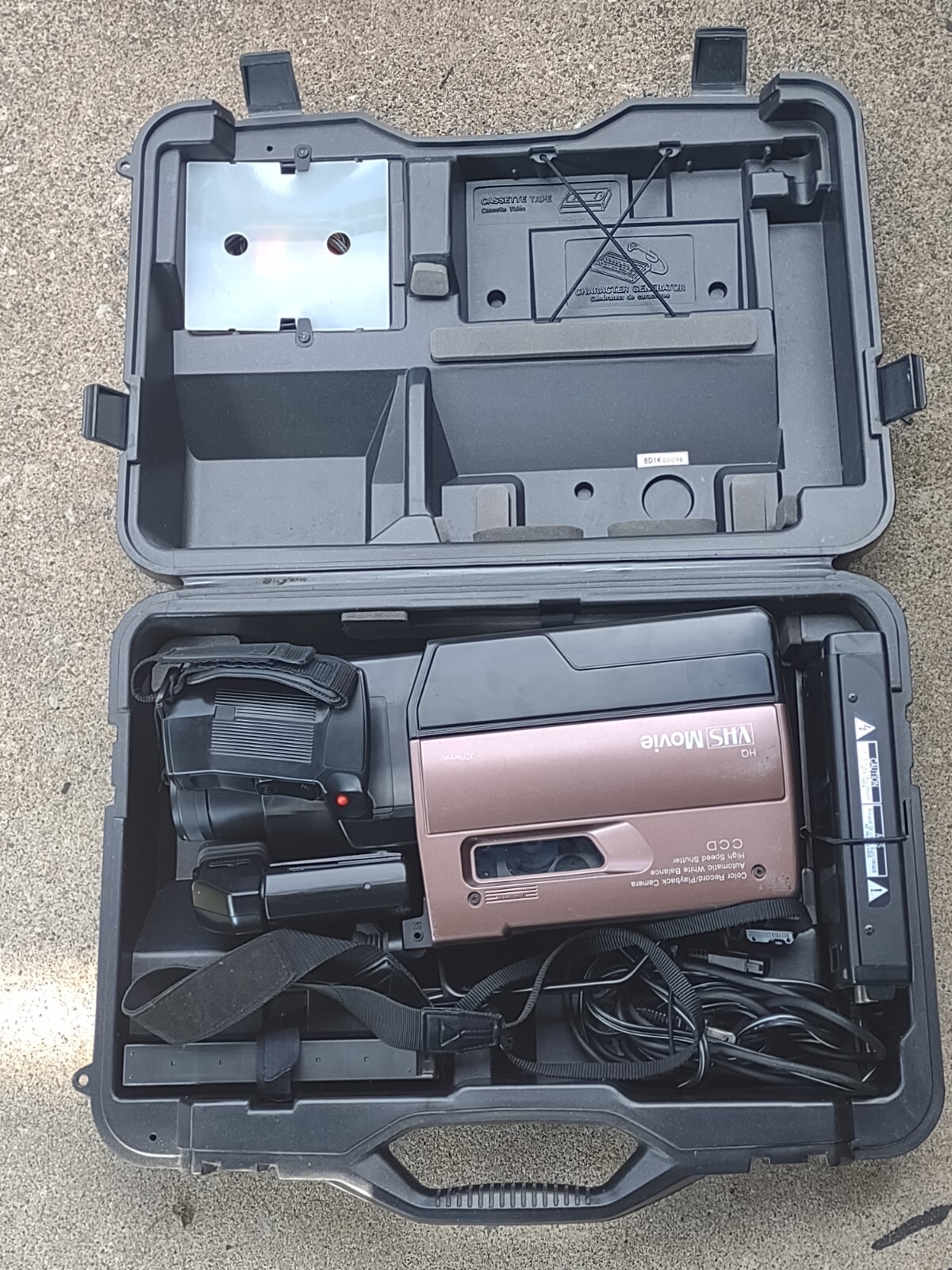 JC Penney VHS Movie Camcorder  Original Hard Case, Battery Charger NOT TESTED