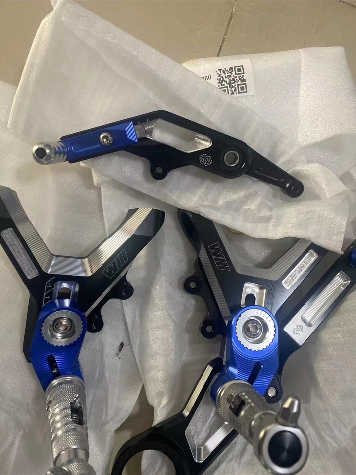 Kit reposapiés trasero ajustable 2019-2023 para BMW S1000RR M1000RR Foto 3 de 4
