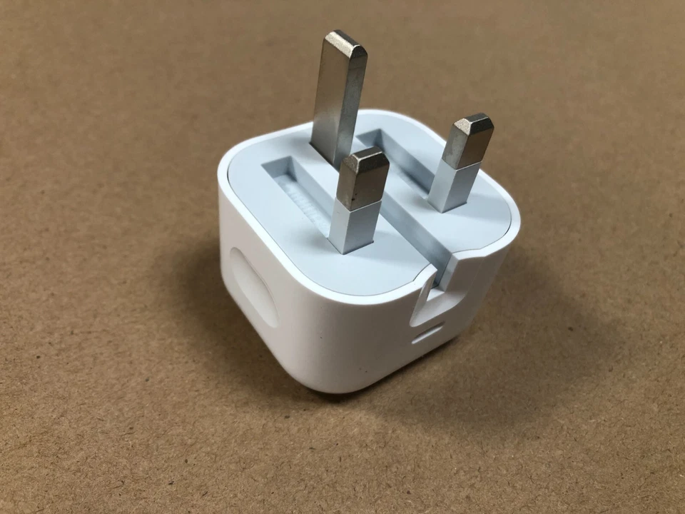 Apple iPhone USB C Plug Genuine Fast iPhone Charger 20W Power Adapter (A2344) - Image 3 of 4