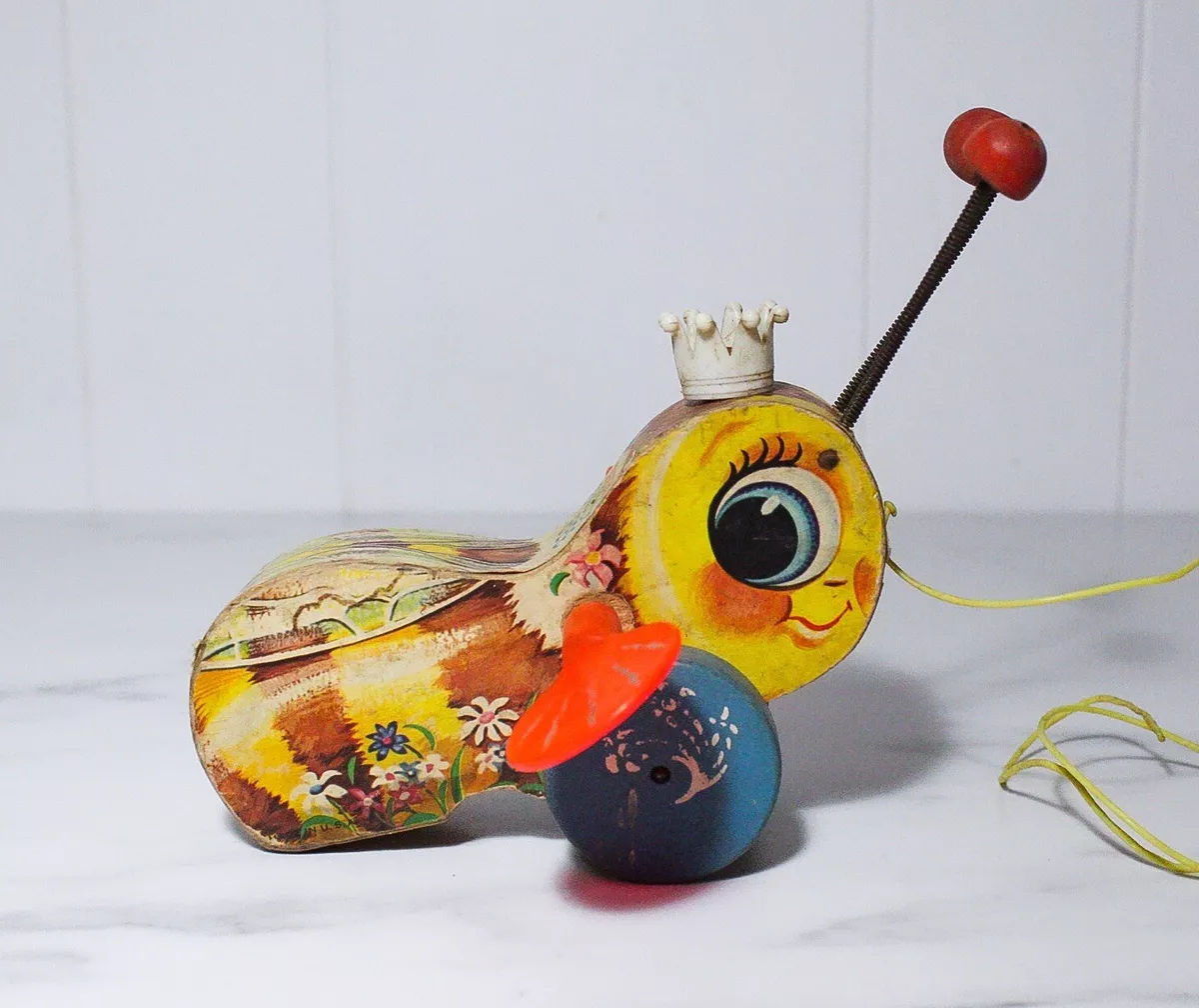Fisher price buzzy outlet bee pull toy
