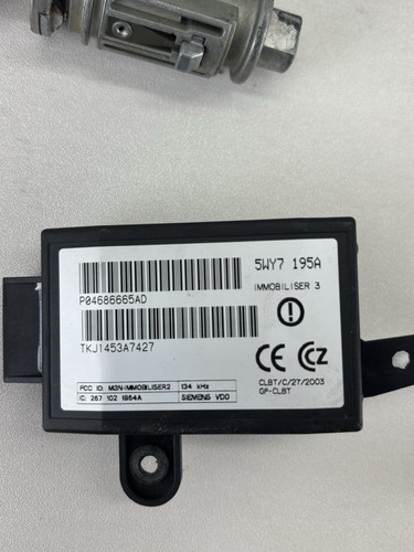 2004 Jeep Grand Cherokee Ignition With Key With Immobilizer With Switch - Picture 3 of 4