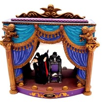 2003 Carlton Cards Phantom Of The Opera Music And Lights Ornament Works