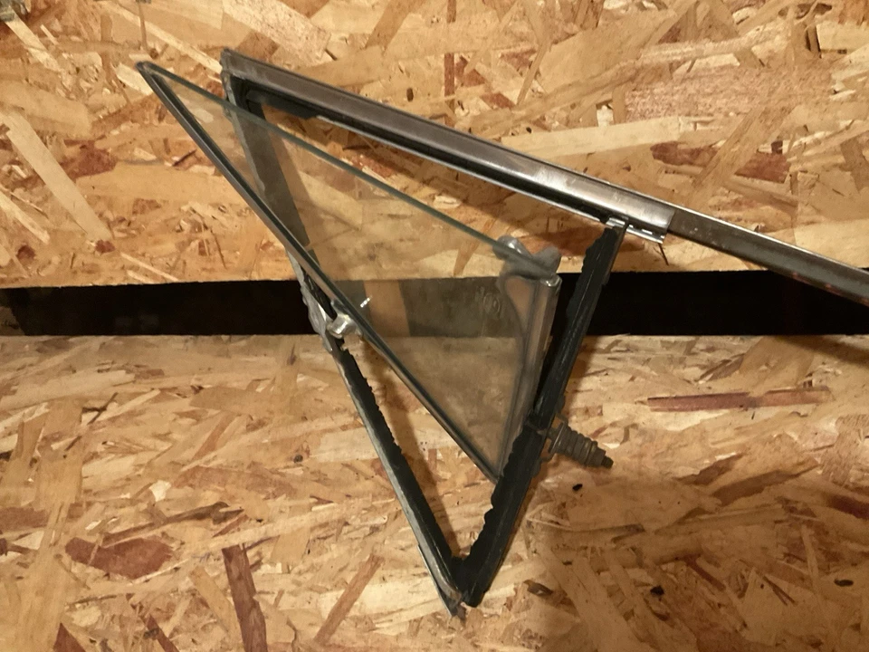 1964 年福特 RANCHERO 球杆侧 LH 翼窗组件 原始设备制造商 — 第 4/4 张图片