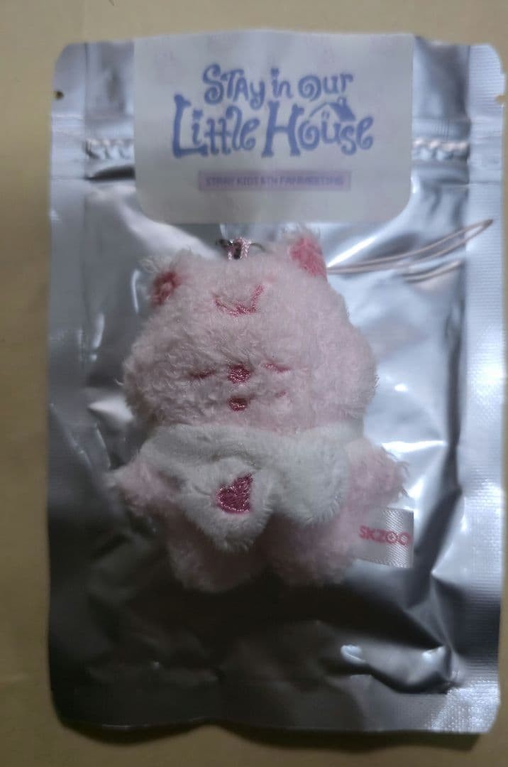 Stray Kids 6th Fanmeeting SKZOO Plush Micro ver. strawberry pink