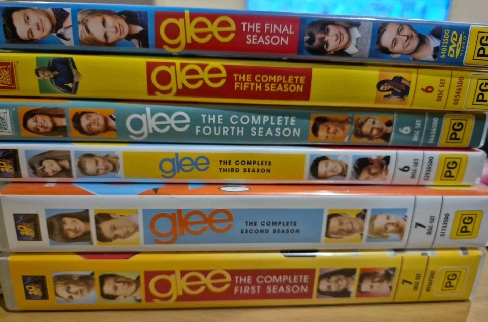 GLEE THE COMPLETE SERIES DVD SEASONS 1 - 6 MUSICAL TV SHOW BOX SET JANE LYNCH - image 2 of 4