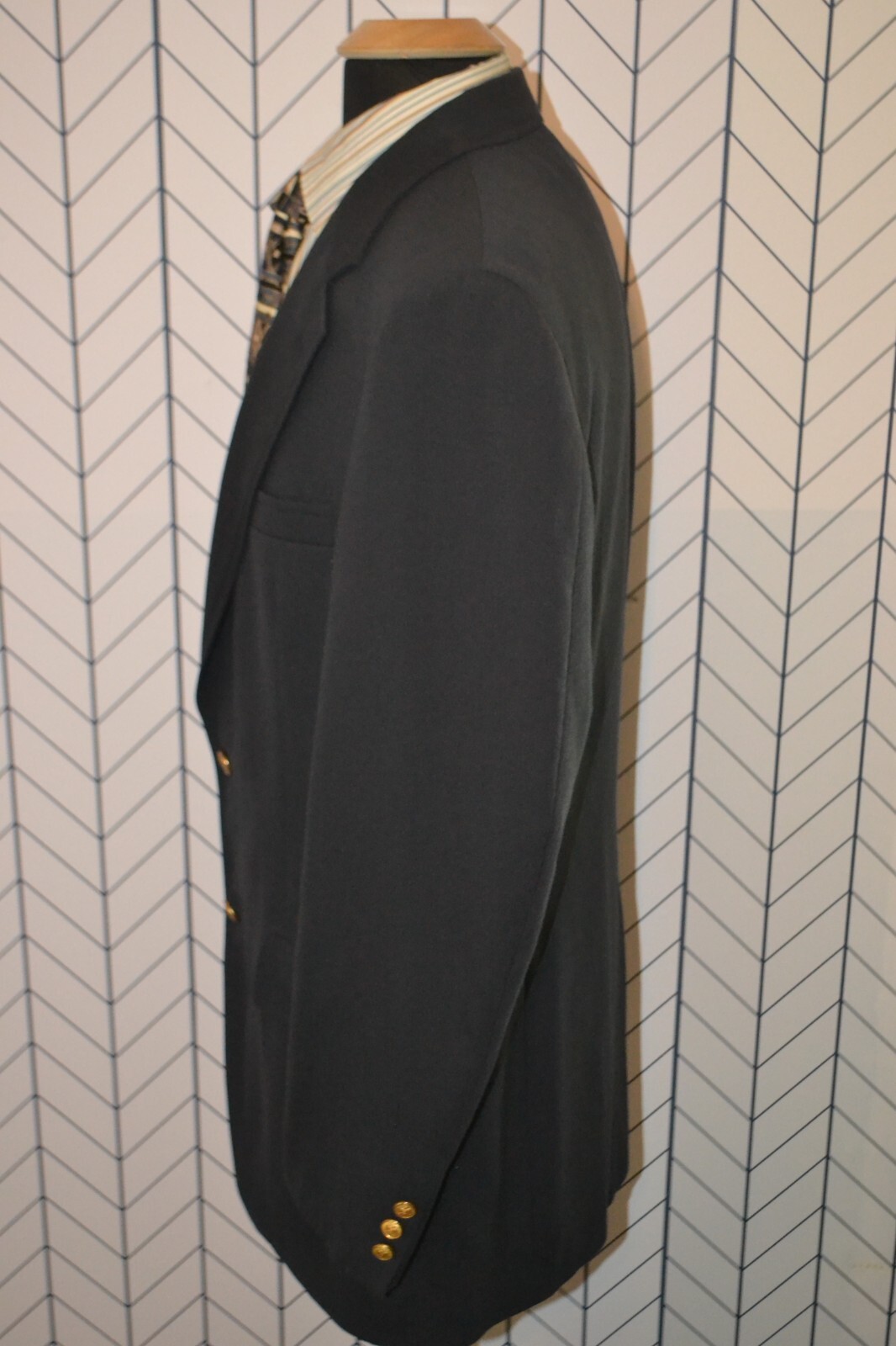 Brooks Brothers Men Navy Blue Wool 2 Front Metal Buttons Sports Coat Size 42L thumbnail 3