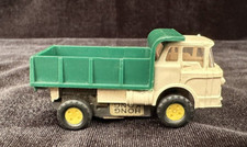 Aurora HO ThunderJet 1362 - 1961 Mack Dump Truck - White with Dark Green Dump