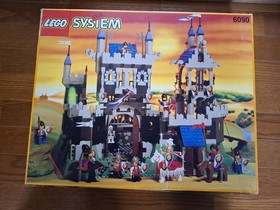 LEGO System Castle Royal Knight's Castle 6090 In 1995 Used Retired