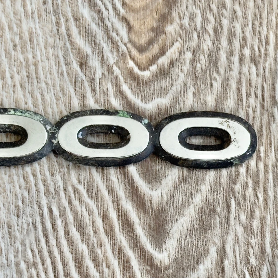 Vintage Plastic Pontiac T1000 Panel Fender Emblem Badge Name Plate Foto 4 de 4