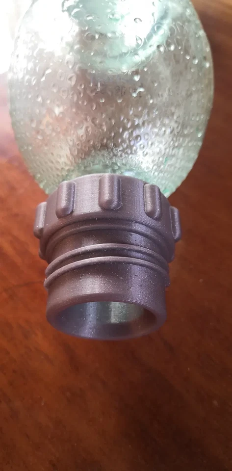 Adaptador de botella SodaStream para botellas de PET: use botellas de agua mineral y refrescos Foto 3 de 4