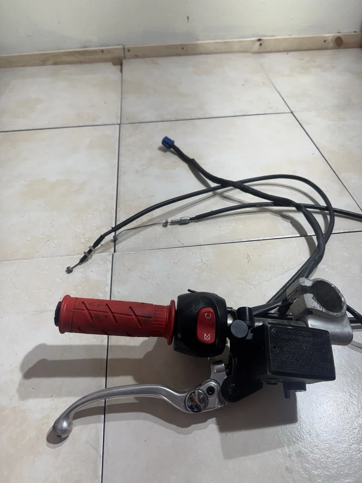 2009-2017 Yamaha Fz6r Handle Bar With Throttle Cables - Image 4 of 4