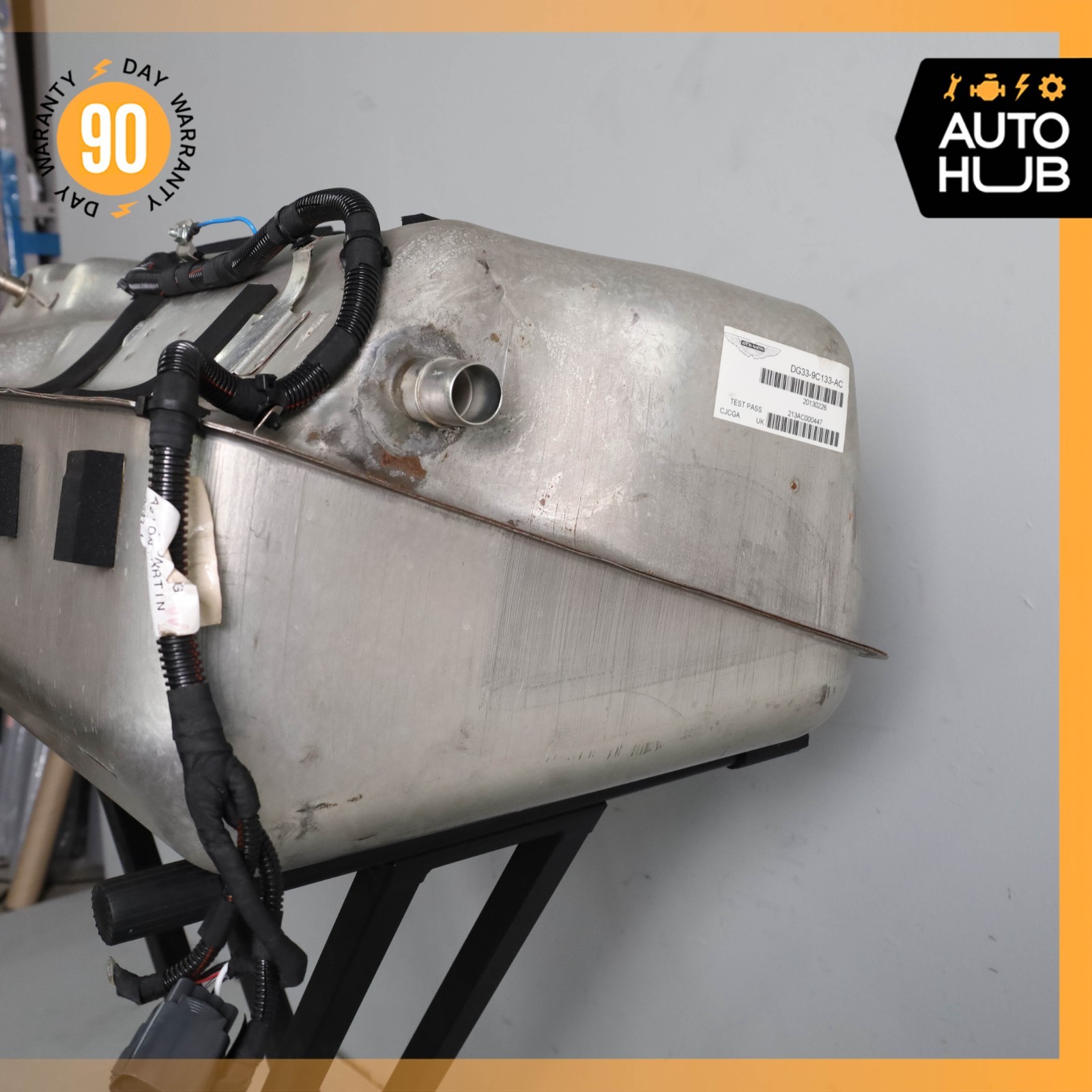 13-14 Aston Martin V8 Vantage Gas Fuel Tank Reservoir Assembly DG339C133AC OEM