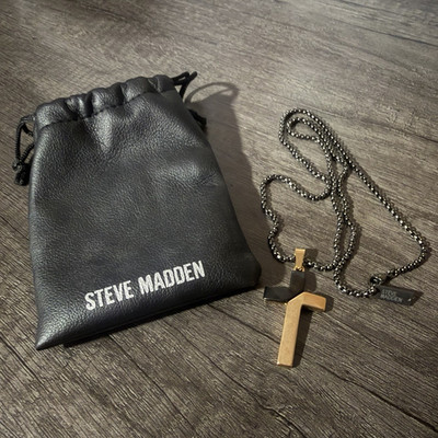 Steve Madden Cross Pendant Necklace Gold Tone/Black Box Chain 24in