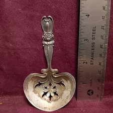 Sterling Whiting Mfg UNKNOWN  BON BON  4 1/8" 24 grams    Monogram  HOP