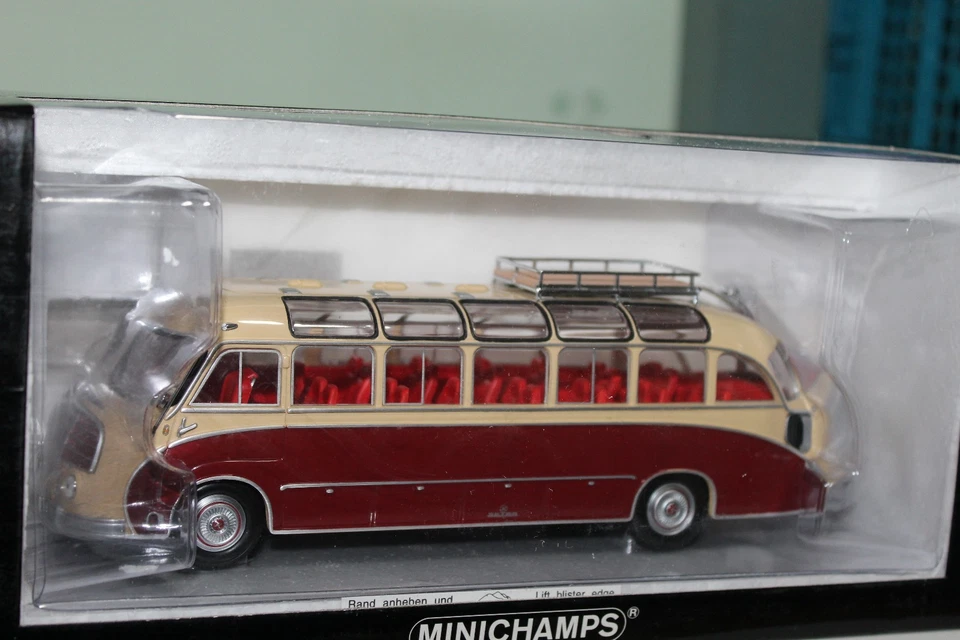 MINICHAMPS 1:43 SETRA SB 1953 BUS - RED/BEIGE 439 030080 - Image 2 of 2