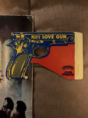 KISS LOVE GUN vinyl G+/G+ With Gun And 2 Sided Insert. Record Jacket Is Missing.