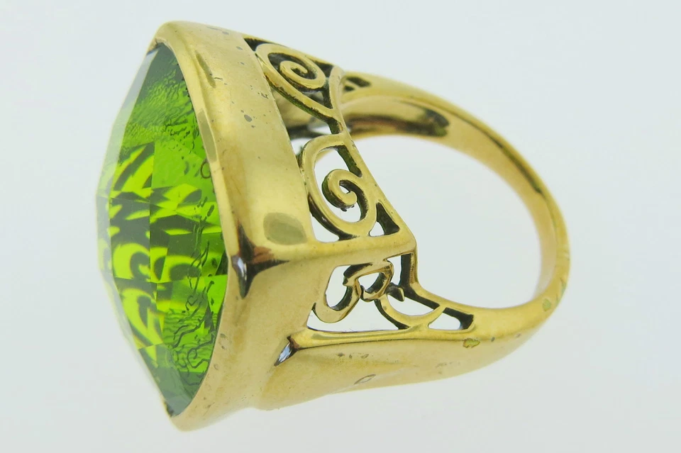 Anillo de bronce Sajen de Marianna Richard Jacobs forma cuadrada triplete de cuarzo verde Foto 3 de 4