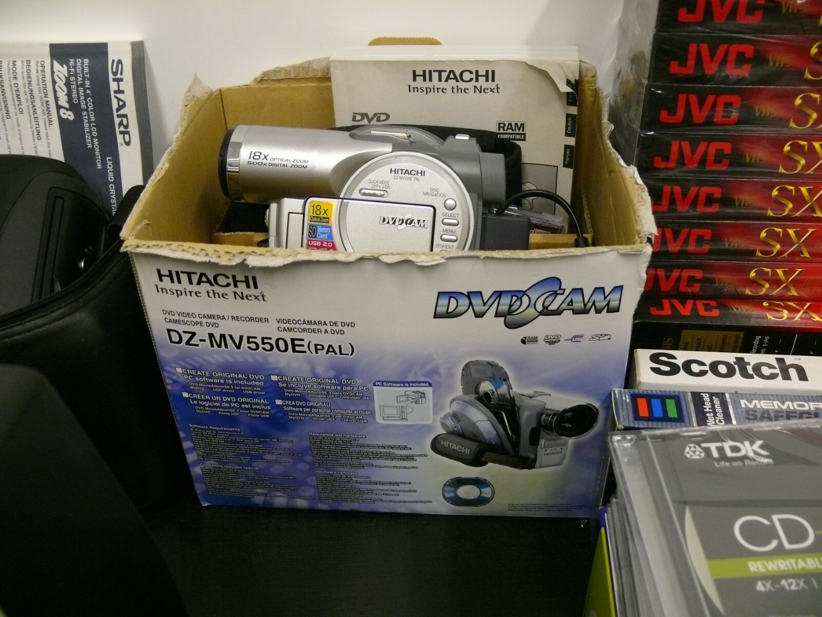 HITACHI DZMV 550E VIDEO CAMERA/RECORDER AND SHARP Hi8 VIEW CAM