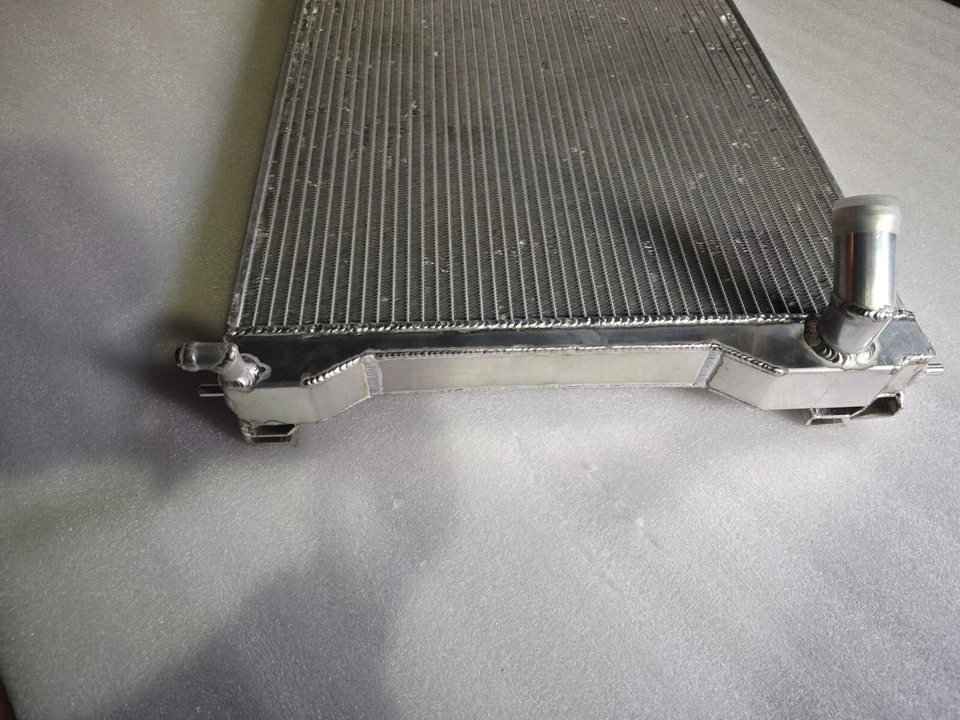 Alloy Radiator Fit INFINITI M37 Q70 (Y51) VQ37VHR 2010-2019 12 13 14 15 16 17 18 - Image 4 of 4