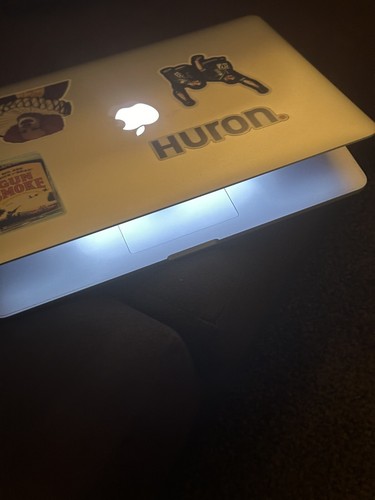 MacBook Pro - Picture 2 of 4