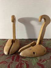 VINTAGE VULCAN PAIR SET WOODEN SHOE FORM KEEPERS Stretchers SMALL Wood