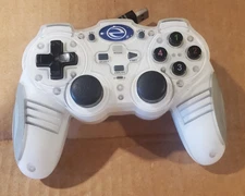 Game Elements Recoil PC Gaming White Retractable USB Wired Controller GGE909