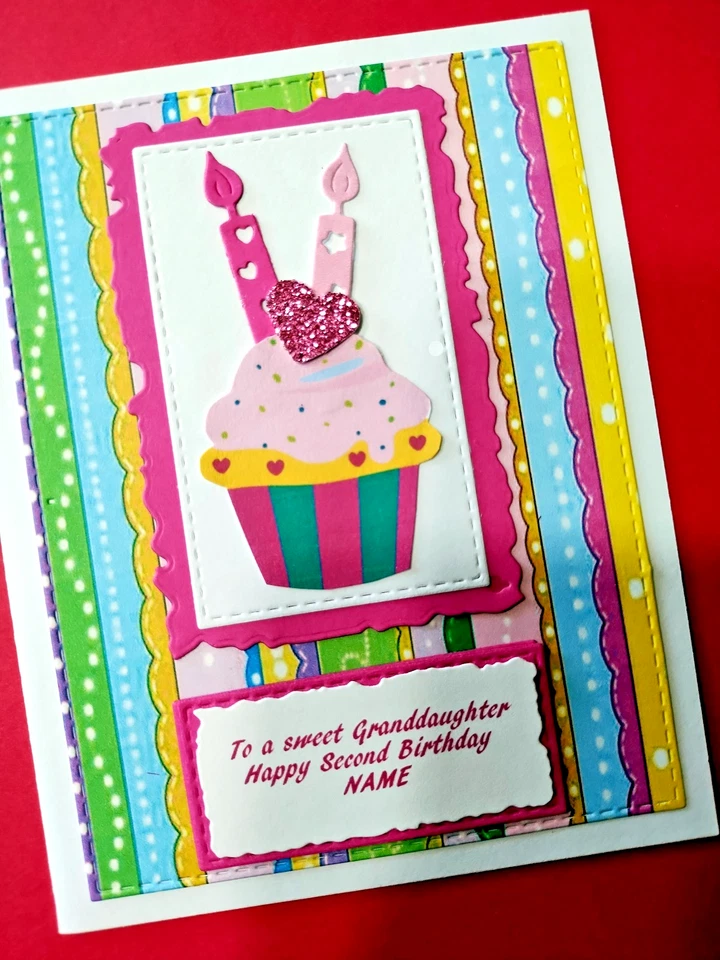 Tarjeta de cumpleaños personalizada para niña de 1, 2 o 3 años lindo verso de cupcake interior Foto 3 de 4