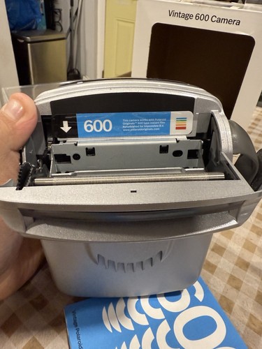 Polaroid 600 Round Instant Film Camera Silver Refurbished - Picture 19 of 20