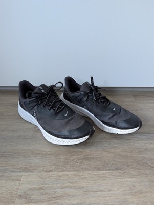 Nike Quest 3 Shield Schuhe Gr. 44 Sneaker Herren schwarz weiß TOP