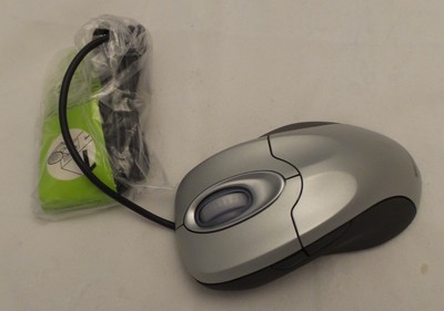 Microsoft 1004 X800495-109 IntelliMouse Explorer 4.0 with Tilt-Wheel (B75-00092)