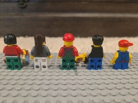 LEGO Creator Expert: Grand Emporium (10211 (Complete w/Manuals and Minifigs)