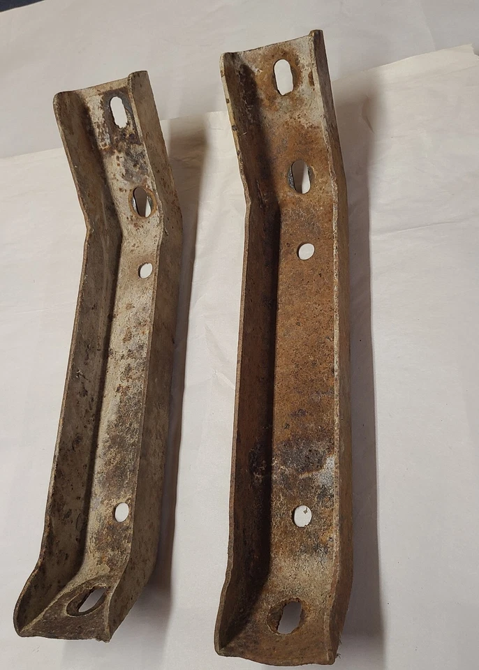 Oldsmobile 1957 soportes de parachoques trasero doble escape tipo 57 OEM GM Super 88 98 Foto 3 de 4