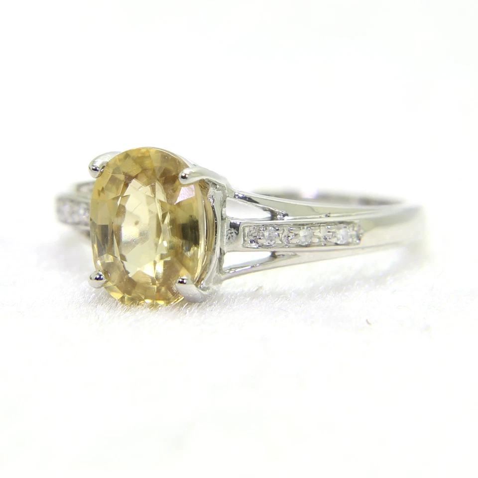 Anillo de diamantes de circón amarillo de oro blanco de 9 quilates talla 6 1/4 - M Foto 2 de 4