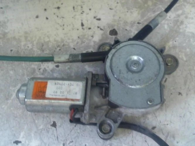 Leve vitre electrique avant gauche SUZUKI WAGON-R PHASE 2 3B1837461 - Photo 3/4