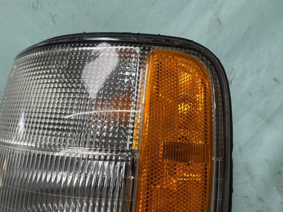 92-97 Isuzu Trooper 96-97 Acura SLX Turn Signal Assembly LH Left Driver Side - Image 3 of 4