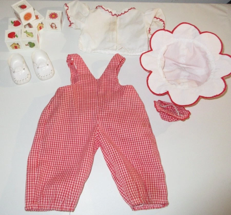 American Girl Bitty Baby AT PLAY Rojo Guinga Conjunto Zapatos Con Bloques Leer Defectos Foto 2 de 4