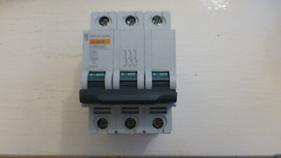 Merlin Gerin. MULTI 9 C60HC C20. 3-POLIGER MCB-SCHUTZSCHALTER. 20A.