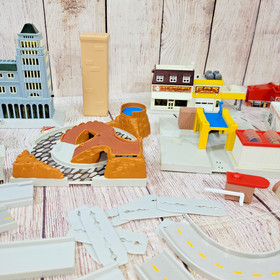 55 pcs Vintage Galoob 1980's 90s Micro Machines City Playset + Tracks Lot