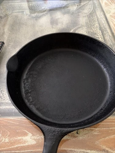 Vintage Griswold #8 704S  10.5" Skillet  - Small Block Logo - Erie PA Free Ship