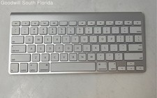 Apple Model A1314 White Silver Portable Wireless Keyboard Not Tested